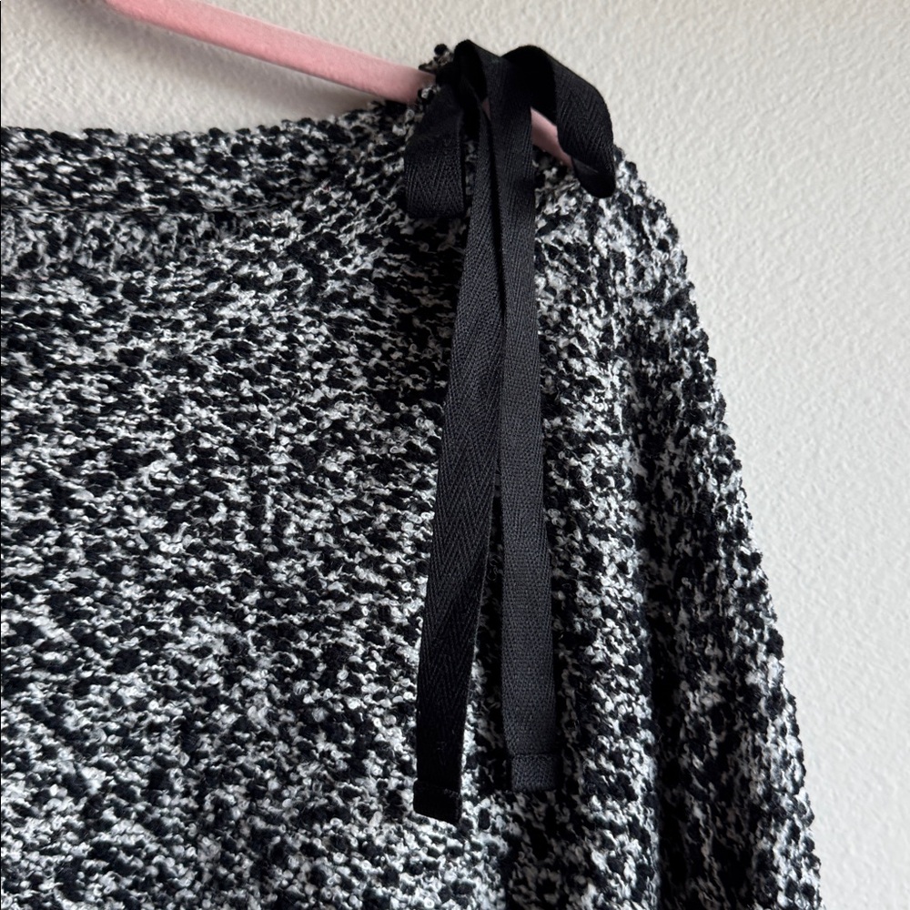 Lilla P Grey Blacn Textured Crewneck Sweater Bow Shoulder size Large - Picture 3 of 5